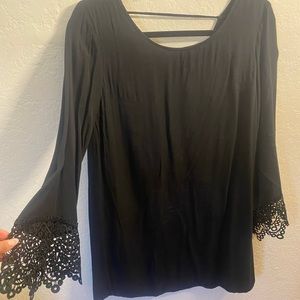 Doe and Rae size small. Very flowy and bohemian.